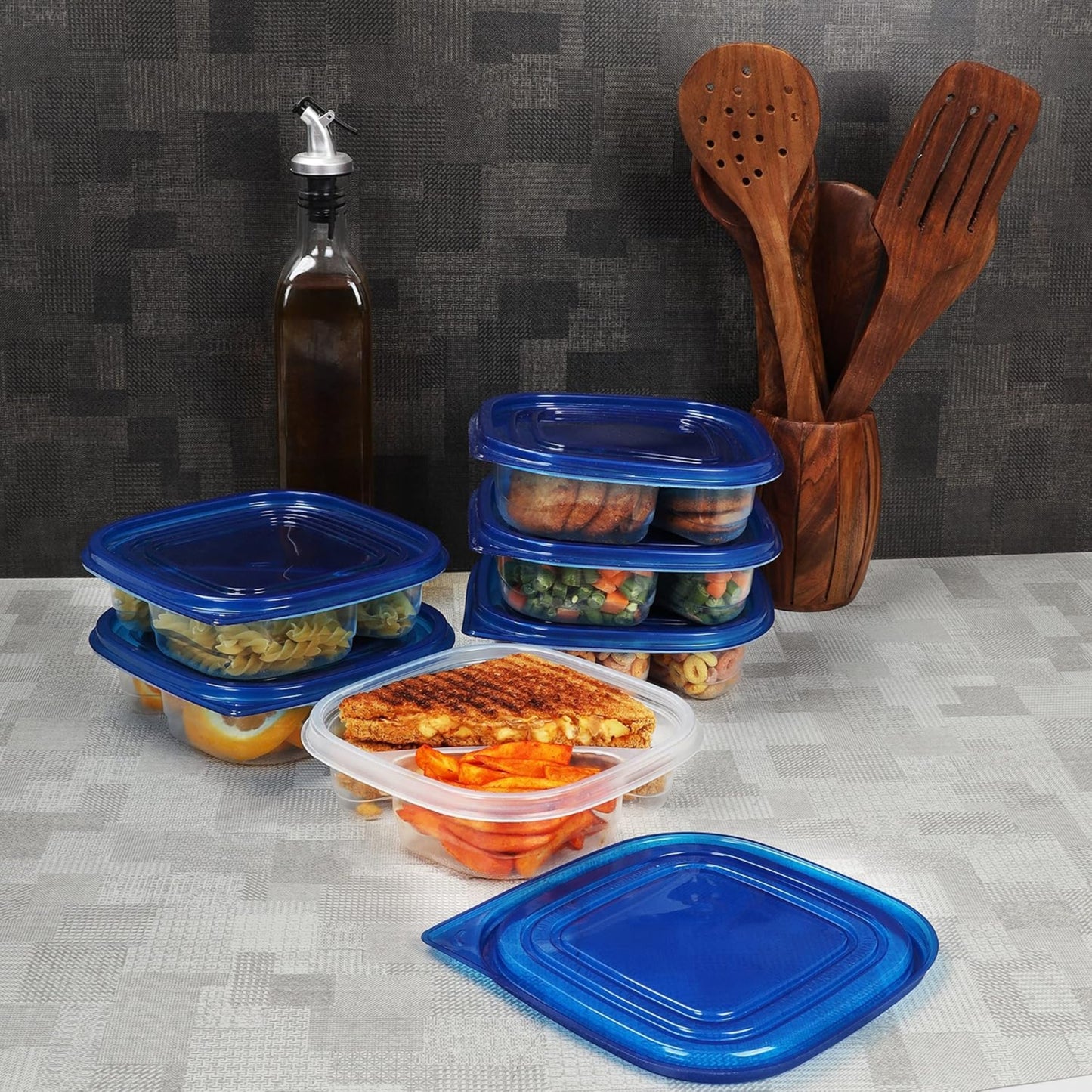 Square 4 Pack 4.4 Cup Plastic Food Storage Container